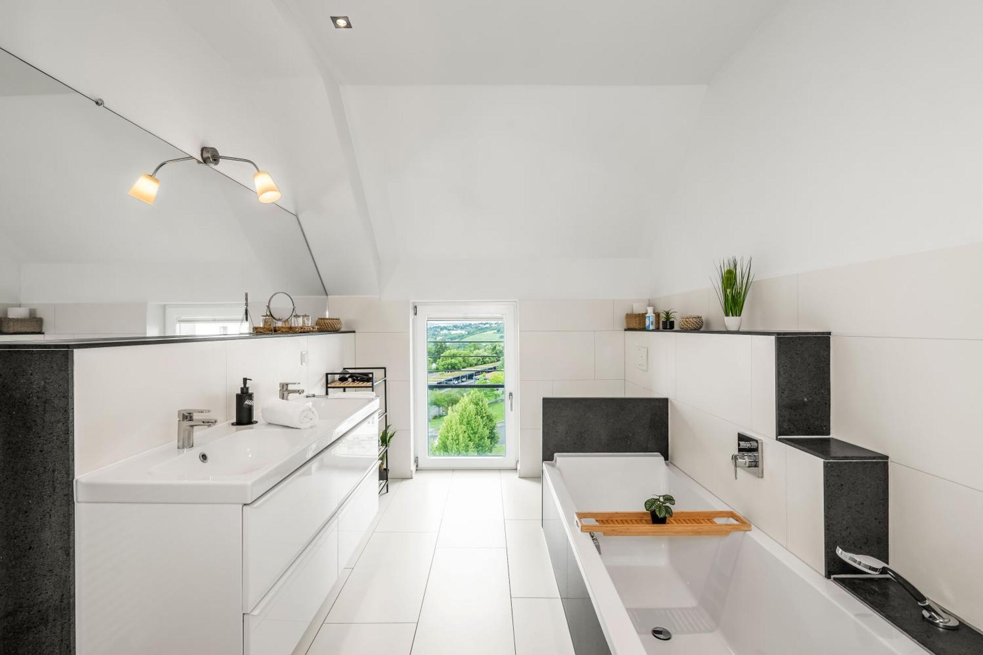 Appartamento Dnd Design Loft I 170Qm I Parken I Balkon I Workstation I Netflix I Kaffee I Waschmaschine I Trockner I Xbox I Ausblick Würzburg Esterno foto