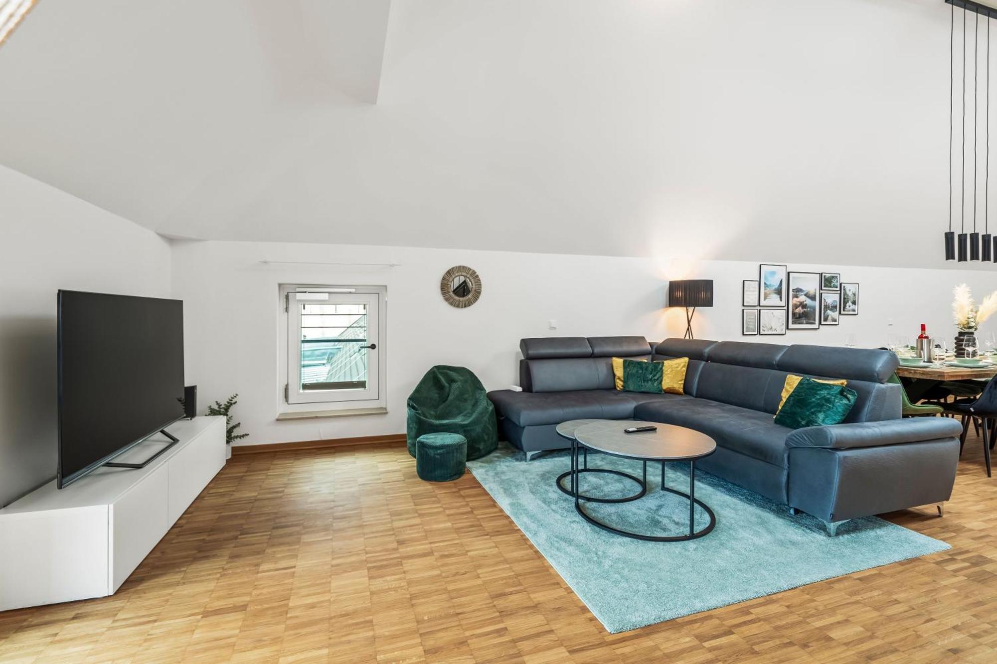 Appartamento Dnd Design Loft I 170Qm I Parken I Balkon I Workstation I Netflix I Kaffee I Waschmaschine I Trockner I Xbox I Ausblick Würzburg Esterno foto