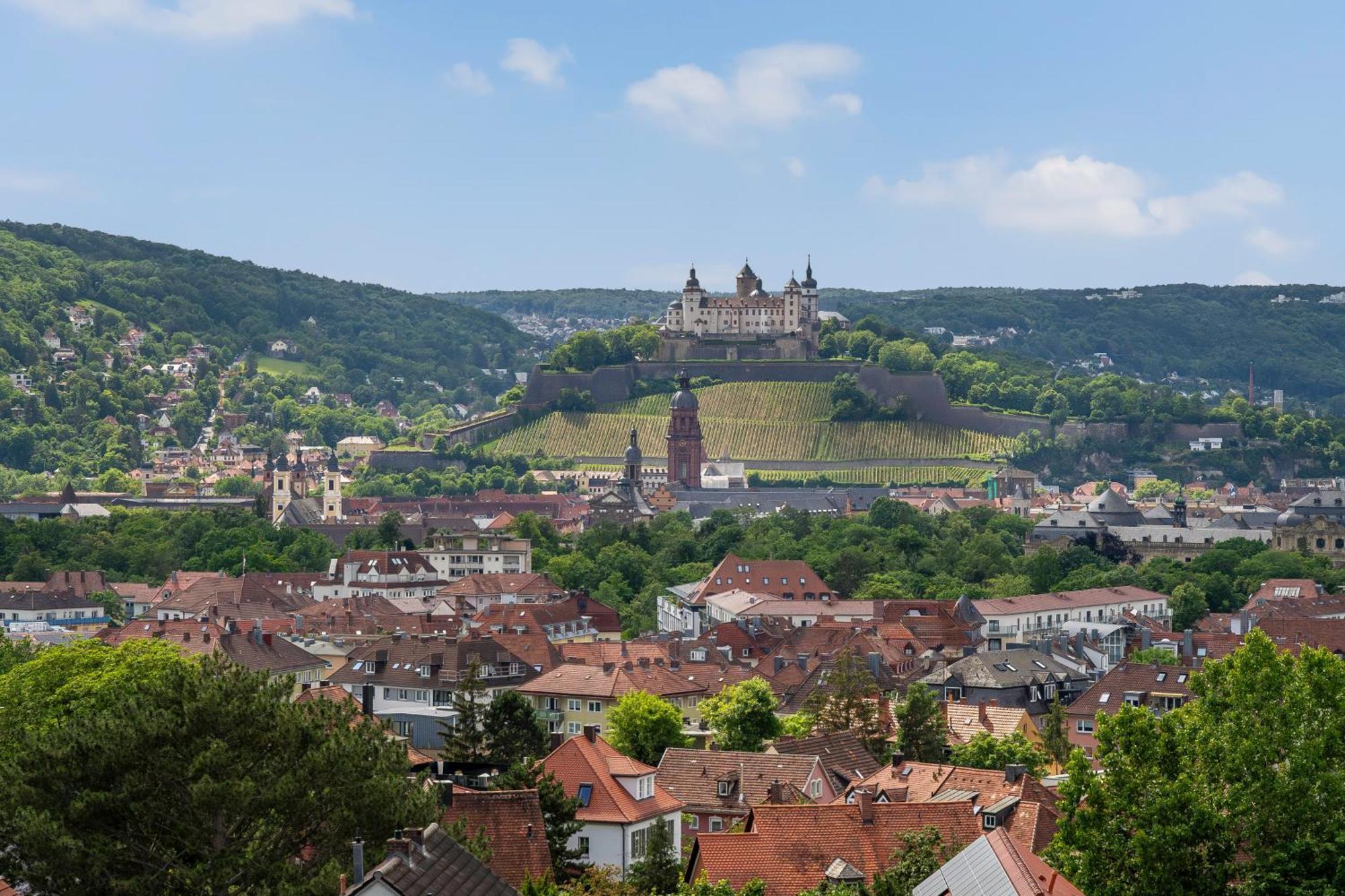 Appartamento Dnd Design Loft I 170Qm I Parken I Balkon I Workstation I Netflix I Kaffee I Waschmaschine I Trockner I Xbox I Ausblick Würzburg Esterno foto